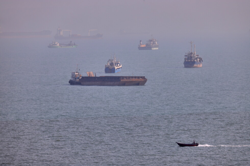 US strikes Iranian rocket launchers on the Strait of Hormuz in first military action in weeks