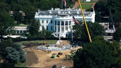 LIVE&nbsp;Supreme Court chief justice allows White House ballroom renovation to continue for now