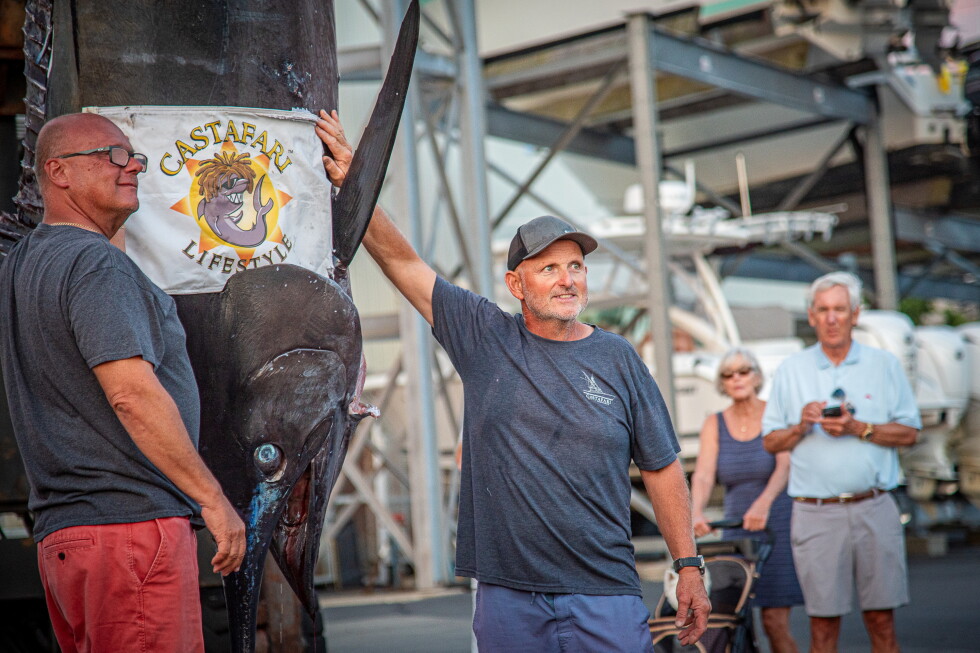 Charter boat hauls in 1,260-pound blue marlin believed to be East Coast's largest catch