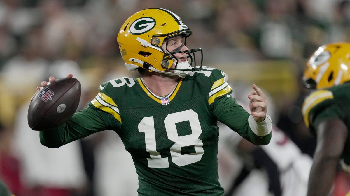 Dolphins trade for Packers' preseason standout quarterback