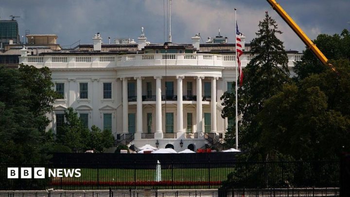 Ex-White House teleprompter operator to pay $172,000 for Trump speech bets
