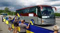 Russia and Ukraine swap 103 prisoners of war each