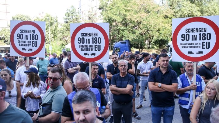 Western Balkans truck drivers threaten EU border blockade