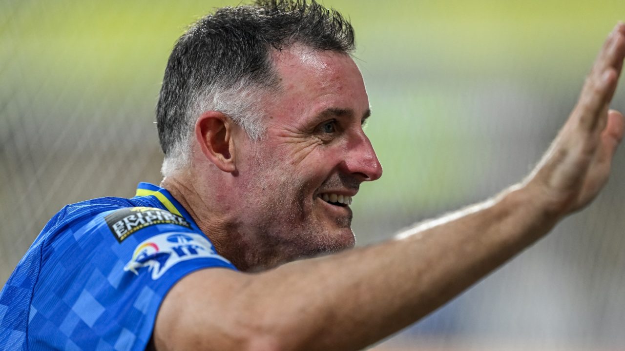 Australian Hussey open to Ashes Test role as England make approach