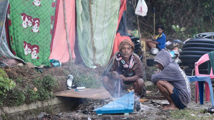 Thousands await aid after deadly Indonesia quake as rescue work conducted