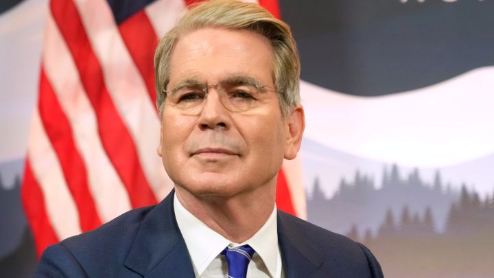 US plans to sanction another bank to keep economic pressure on Iran