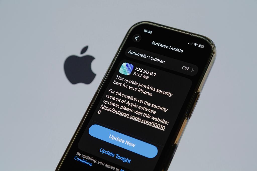 Gross bias by Apple, Google News should sound alarms for Congress, FTC