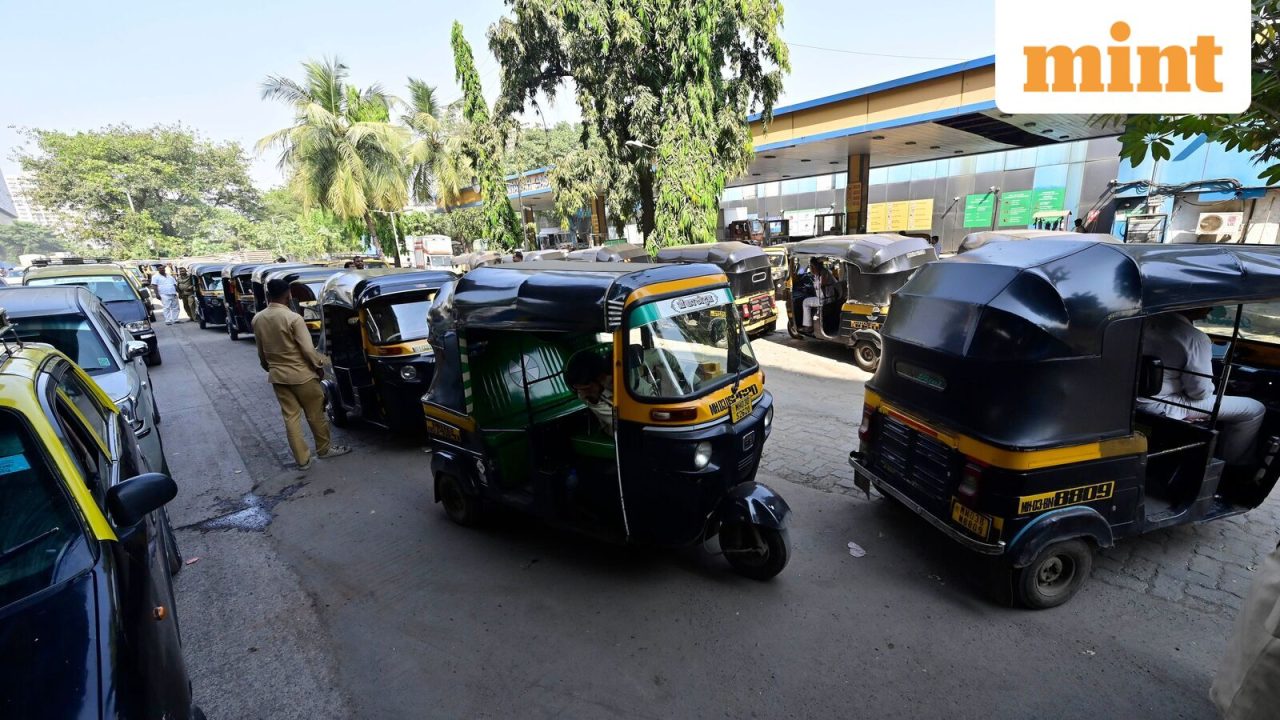 Death toll climbs to 3 after CNG station gas tank explosion in Delhi