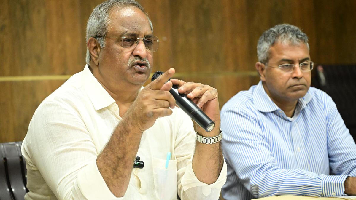 Govt. urged to resolve land dispute for 33 Navluru plot owners
