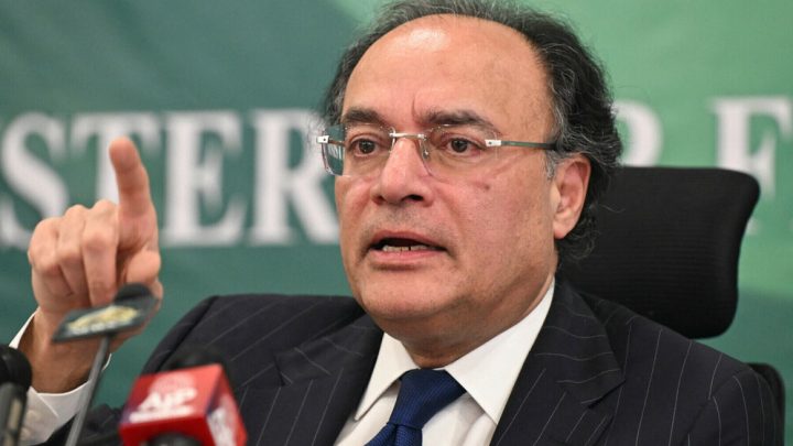 Pakistan Wants $10 Billion US Aid to Stabilize Rupee