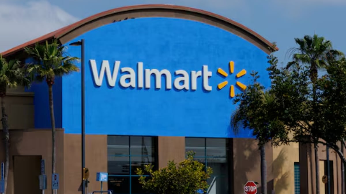Walmart shares slide 10% as sales growth slows