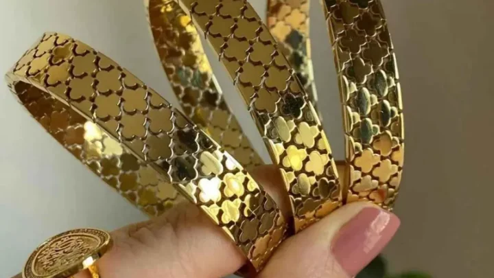 Gold prices surge in global and local markets