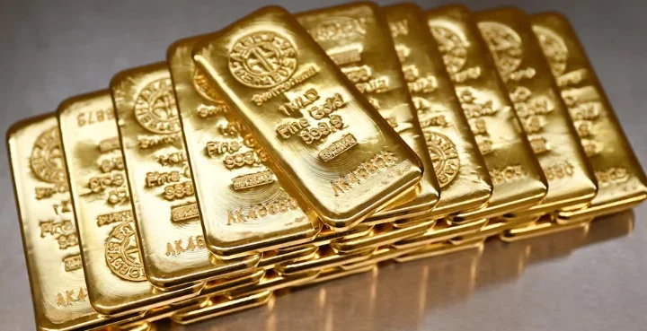 Gold prices drop sharply in Pakistan