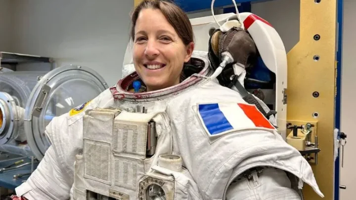 ISS hosts first spacewalk by a Frenchwoman