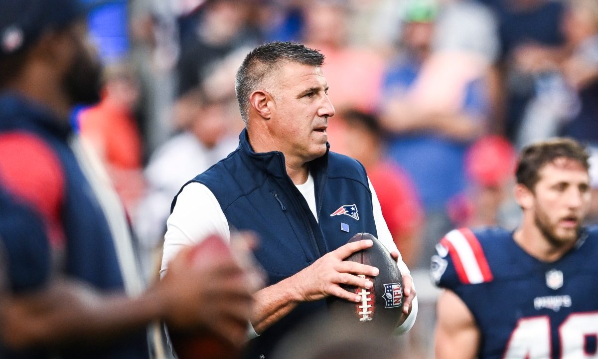 Mike Vrabel Has High Praise for AJ Brown's Leadership