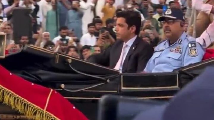 PM Shehbaz takes ‘strict notice’ of officials’ horse-drawn carriage arrival