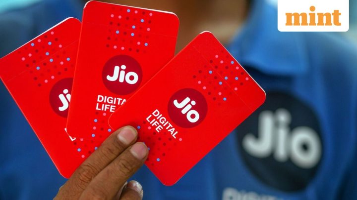 Jio vs Airtel: the base plan is now the new telecom battleground