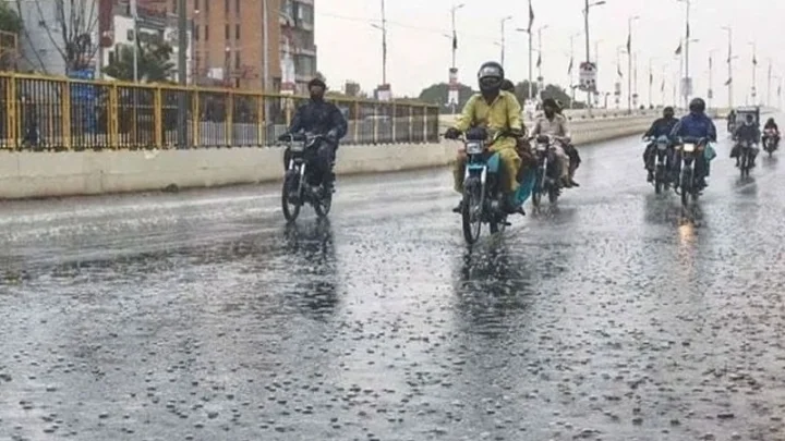 Karachi weather: gusty winds, drizzle expected