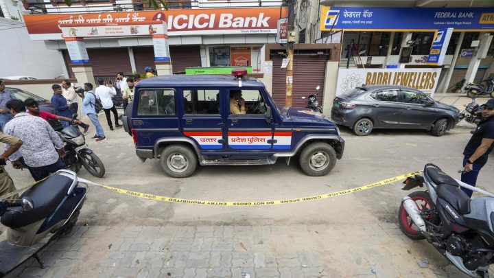 Bank employee kills wife, sister before shooting self in Lucknow