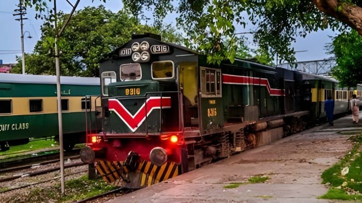 Pakistan Railways Orders Crackdown on Land Grabbing, Smuggling