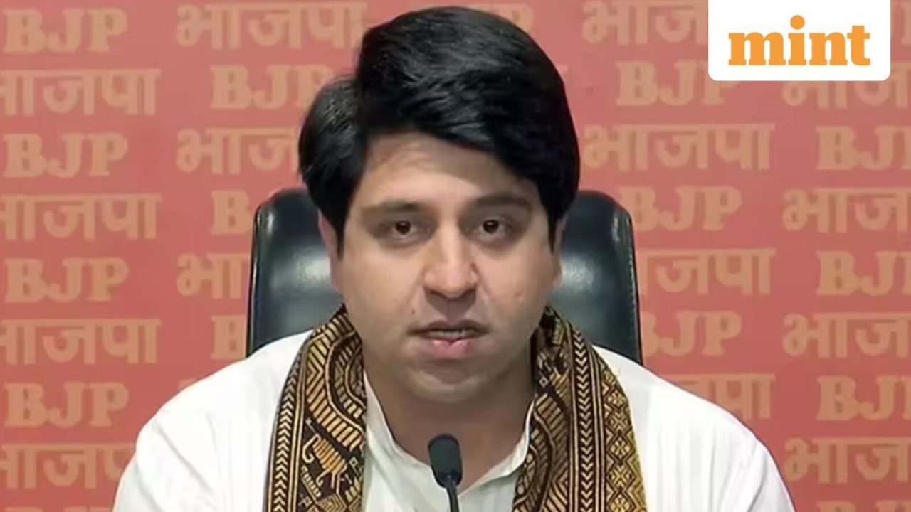 Shehzad Poonawalla calls to scrap income tax for salaried middle class