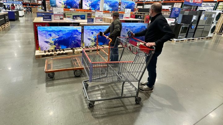 Retail sales rise a better-than-expected 1.2% in August after shoppers pulled back spending in July