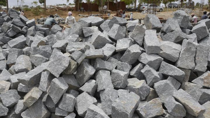 Tamil Nadu promises to review curbs on transportation of construction materials to Keralam, says CMO