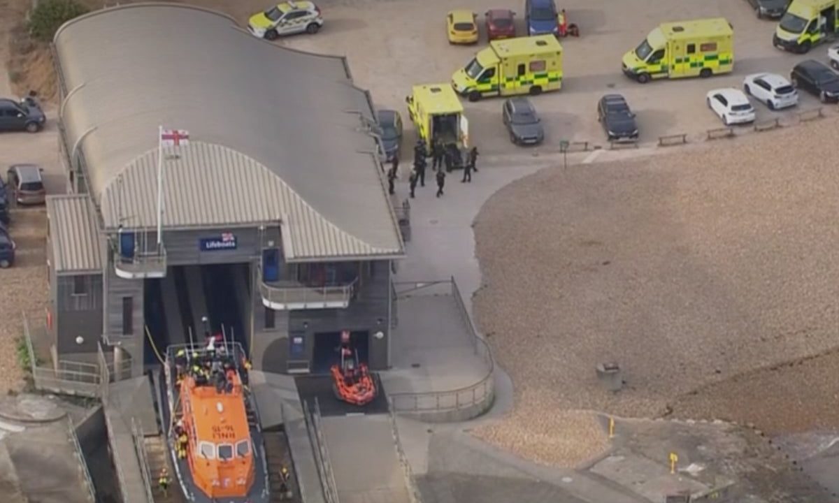 Girl fights for her life in hospital after three family members die in beach tragedy