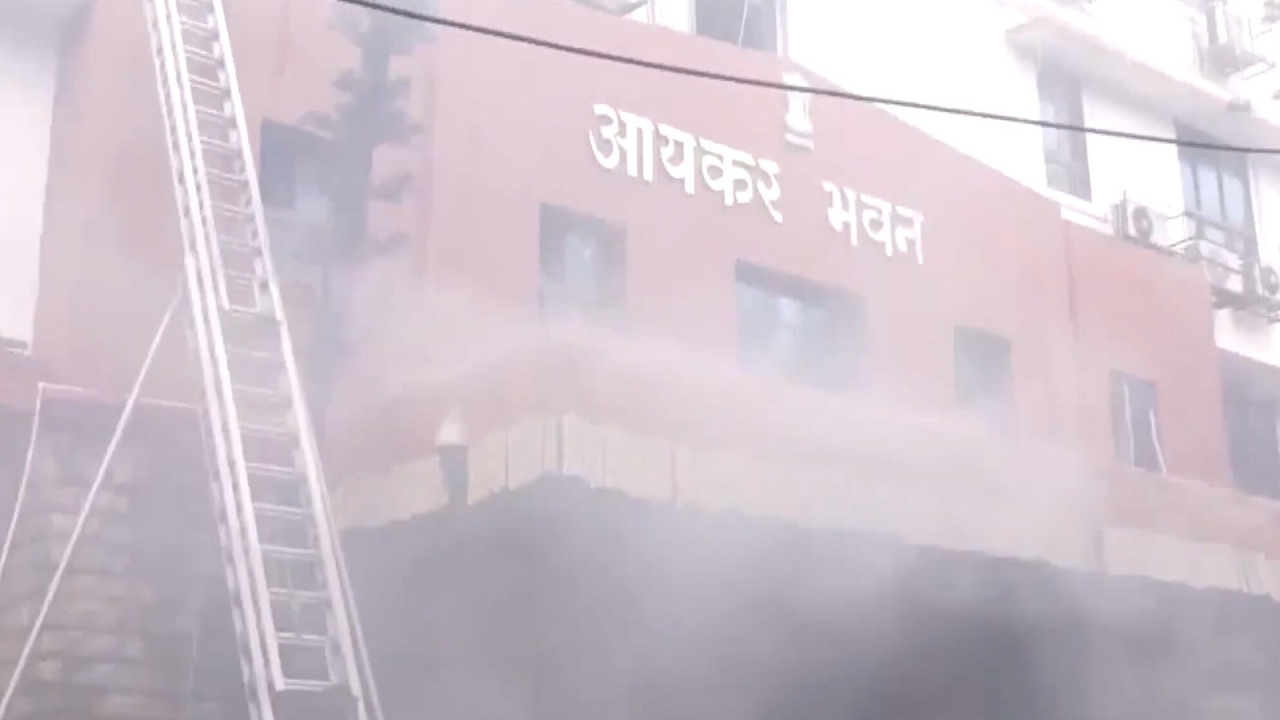 Fire breaks out in basement of Mumbai's Income Tax office 'Aayakar Bhavan'