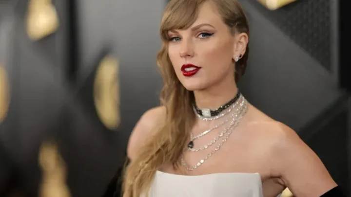 Taylor Swift delights fans with performance at intimate Grammys event
