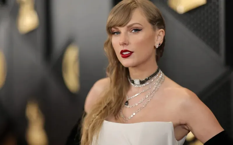 Taylor Swift delights fans with performance at intimate Grammys event