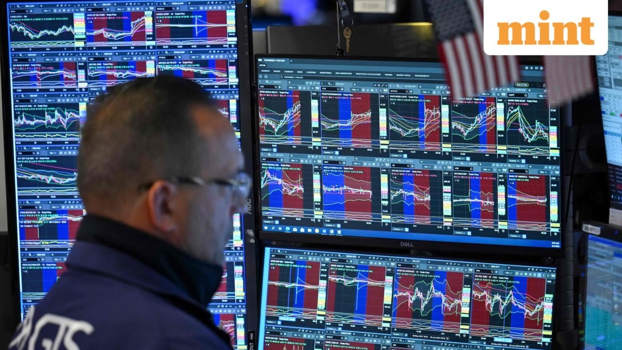 S&P 500, Nasdaq futures down up to 1% amid surging oil and bond yields