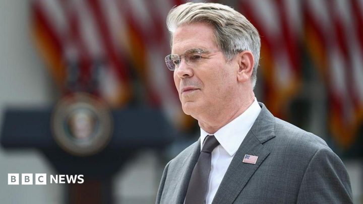 Iran faces 'economic D-Day', US treasury secretary warns