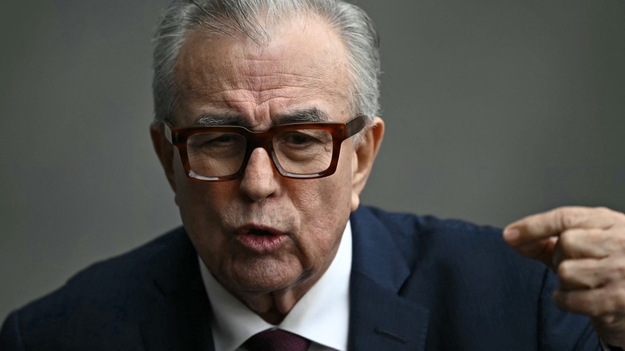 Mexico’s president condemns governor’s brief return to office