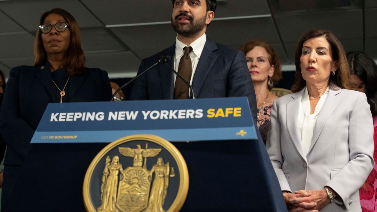 New York mayor Mamdani sues to block $10,000 teaching aide bonuses