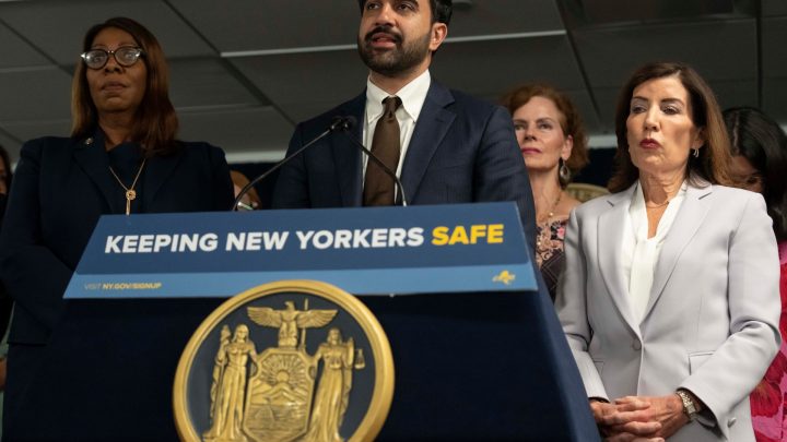New York mayor Mamdani sues to block $10,000 teaching aide bonuses