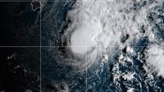 Tropical Storm Moke advances towards Hawaii with heavy rain, strong winds