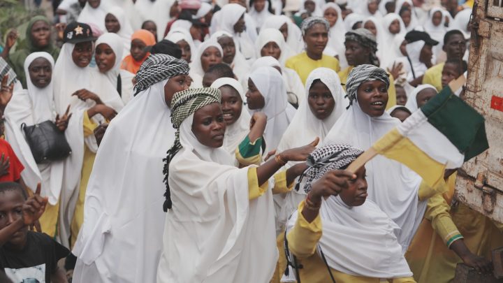 Nigeria launches hunt for hundreds of kidnapped mosque worshippers