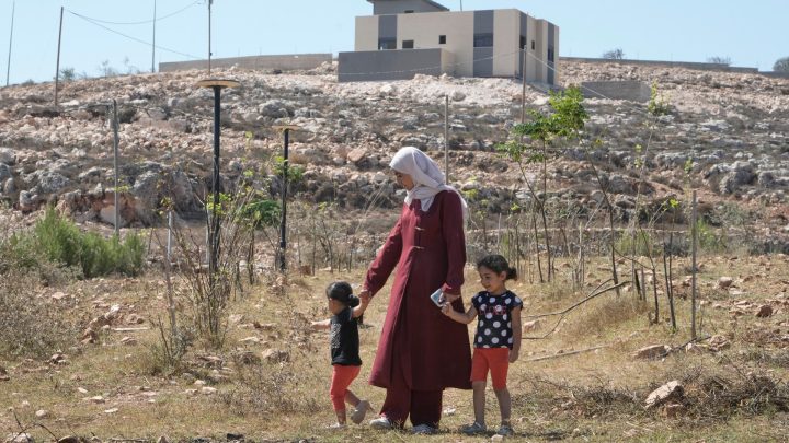 New Israeli roadblocks entrench siege of homes in West Bank’s Qusra