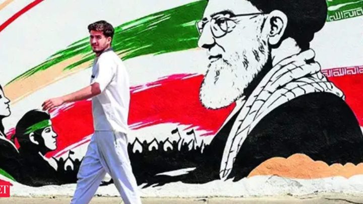 UAE halts all trade and commerce with Iran