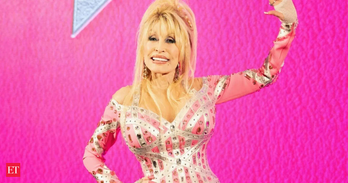 Trump orders US flag lowered for Dolly Parton