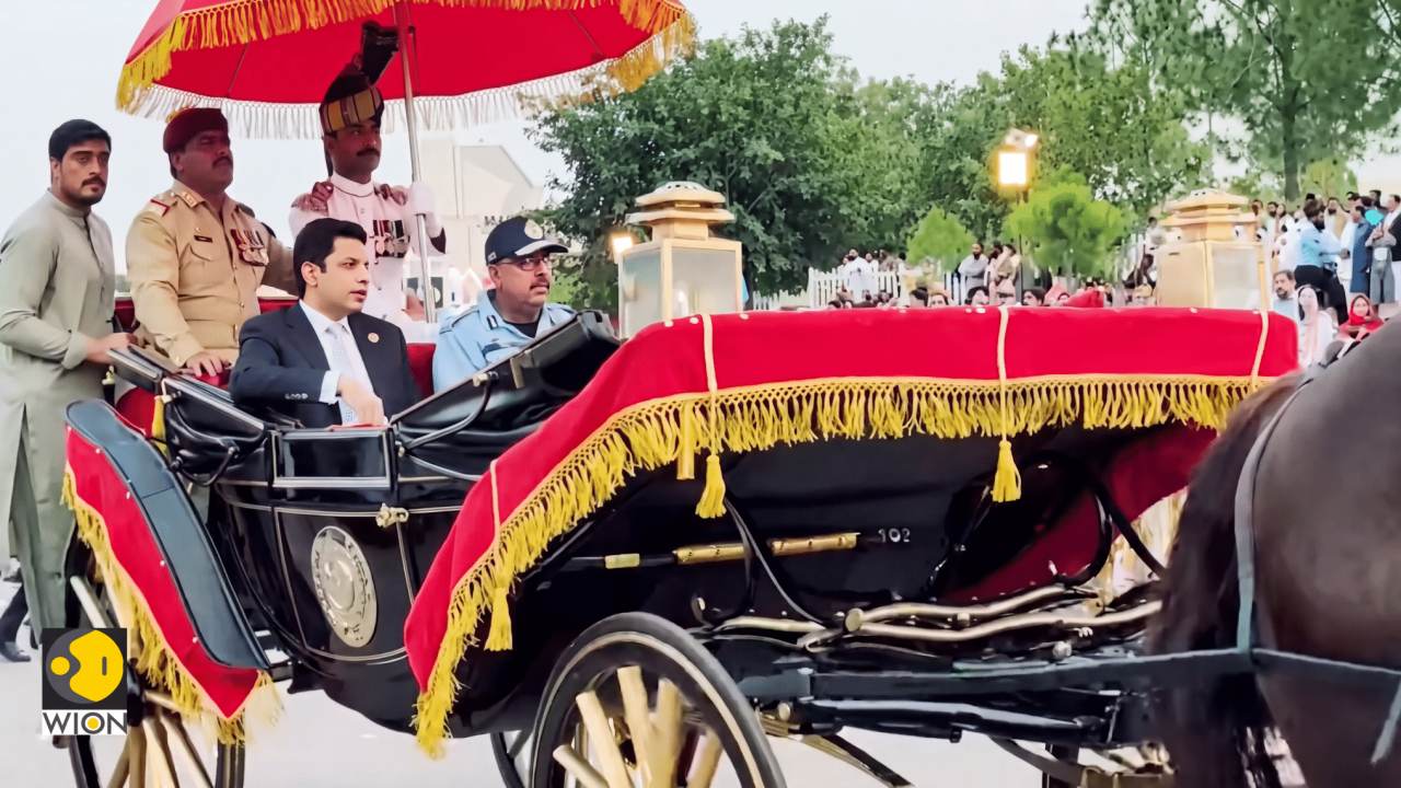 PM Shehbaz Unhappy With Independence Day Buggy Drama