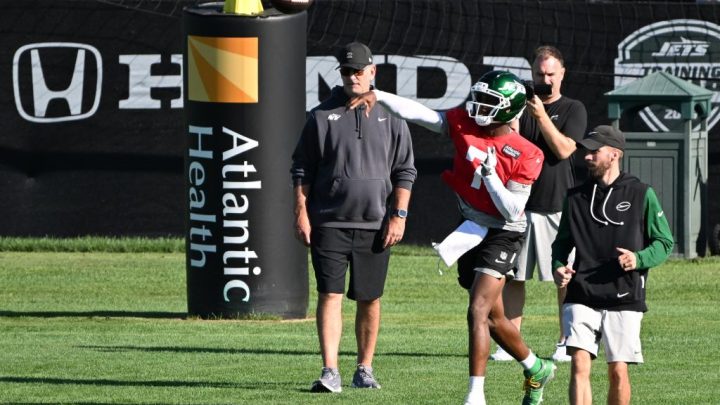 Geno Smith provides one iffy highlight in shaky Jets practice