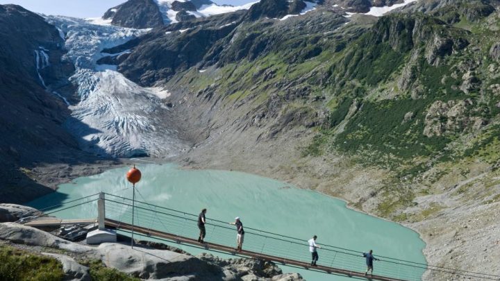 Bodies of hikers who disappeared 3 decades ago in the Swiss Alps dsicovered after glacier melts