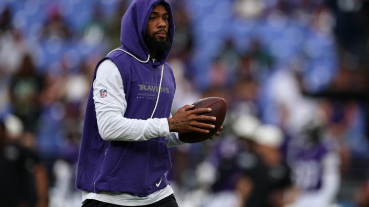 Ravens receiver allegedly broke car window in domestic incident — with 3-month old child inside