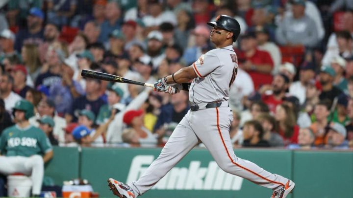 Rafael Devers hits homer in return to Boston after mixed reaction
