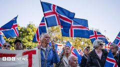 Close race as Iceland votes on whether to restart talks on joining EU