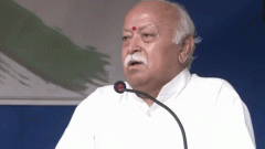अमेरिकी धार्मिक स्वतंत्रता आयोग बोला- RSS पर बैन लगे: यहां आने वाले संघ के नेताओं को सम्मान न मिले; 29 अगस्त को न्यूयॉर्क जाएंगे मोहन भागवत0:51Play video