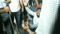 पुणे में राहुल के कार्यक्रम से पहले NSUI-ABVP में झड़प: भाजपा का जबरन रजिस्ट्रेशन कराने का आरोप; कांग्रेस नेता का आज 'छात्रों की गूंज' प्रोग्राम0:44Play video