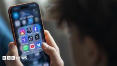 New Zealand to introduce bill for under-16s social media ban